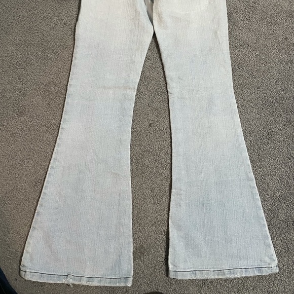 00 distressed jeans - Picture 2 of 5
